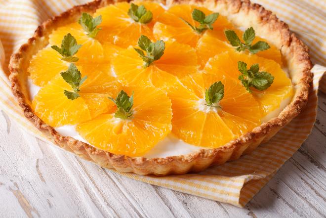 Tarta z kremem waniliowym i pomarańczami