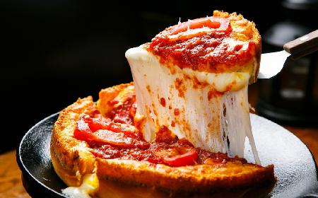 Pizza Chicago: jak zrobić deep dish pizza