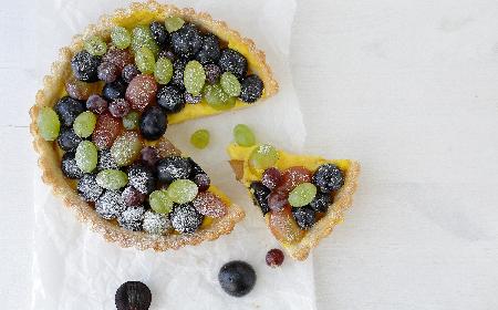 Tarta winogronowa - letnie ciasto z dodatkiem sezonowych owoców