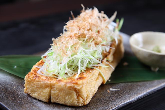 Kotlety z tofu: sprytny sposób na mięsną konsystencję sojowego kotletu